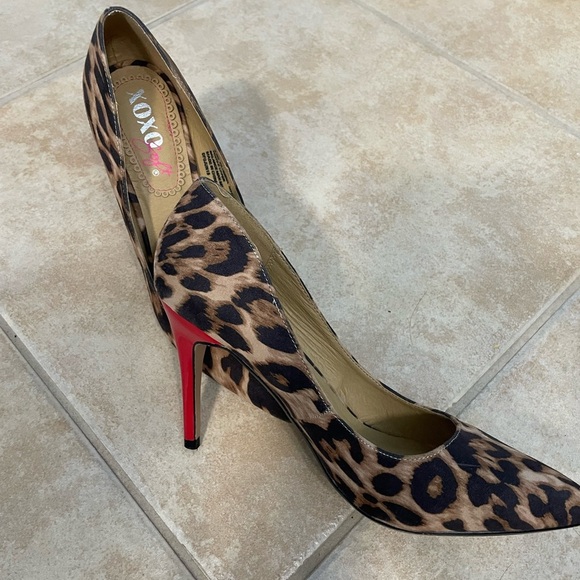 XOXO Brown and Black Heels Leopard Print Stiletto - Picture 4 of 4